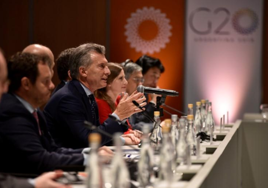 2018年3月20日，阿根廷布宜諾斯艾利斯，阿根廷總統馬克裡在G20會議上講話。Argentine Presidency/Handout via REUTERS