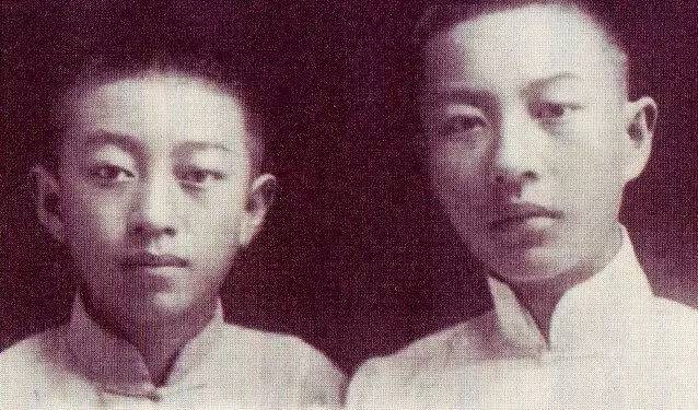 少年時期的吳清源（左）