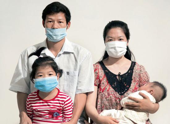 二孩的生育，給一些家庭也帶來了不小的壓力。圖/視覺中國