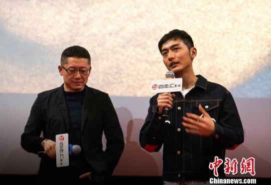 圖為：電影《暴裂無聲》導演忻鈺坤（左）和主演宋洋。　片方供圖