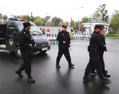  3月26日，“楊梅命案”嫌疑人被押回仙居縣。仙居縣警察局供圖