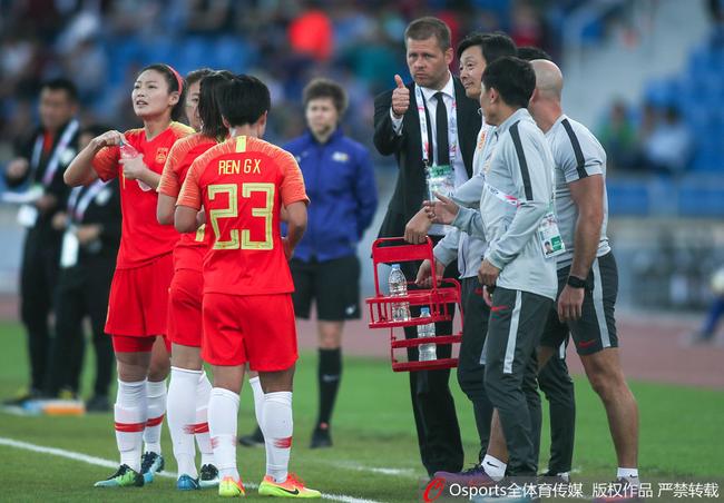 中國女足擊敗泰國女足