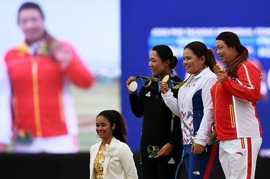 馮珊珊（右）獲得裡約奧運銅牌。