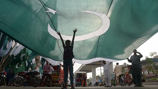 8月14日，巴基斯坦拉合爾，當地民眾慶祝獨立日的到來。