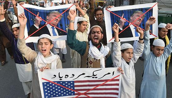 2018年1月5日，巴基斯坦民眾反對美國停止對該國的軍事援助。圖片來源：視覺中國