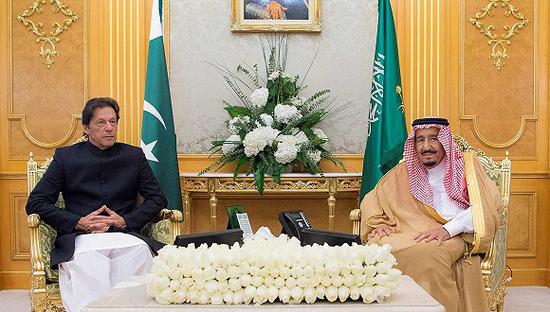 9月19日，巴基斯坦總理伊姆蘭·汗會見沙特國王薩勒曼。圖片來源：視覺中國